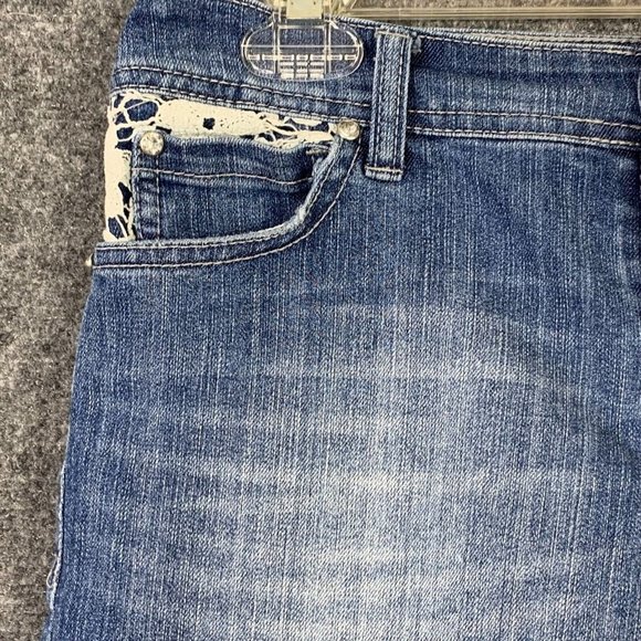 Inc Denim Regular Fit Shorts Women Size 0 Raw Hem Distressed Crochet Lace Detail - Picture 2 of 8